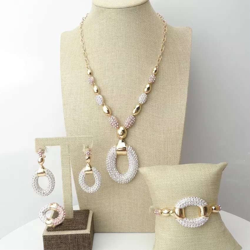 Luxury Kundan Bridal Necklace Set product image