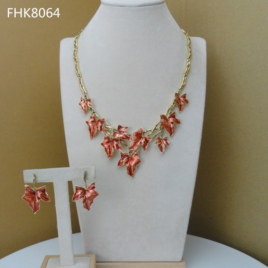 Statement Gold Necklace Set product image