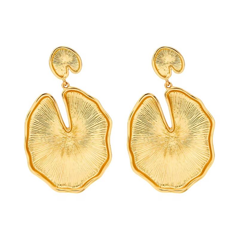 Bold goldplated earrings