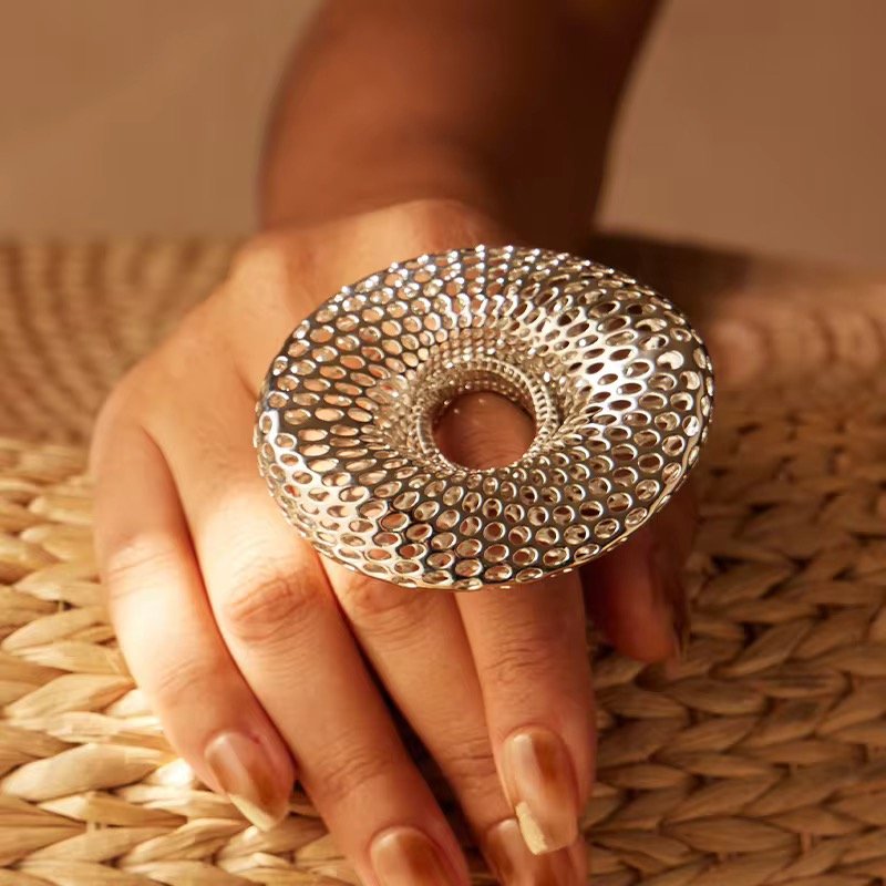 STATEMENT MESH DISC RING